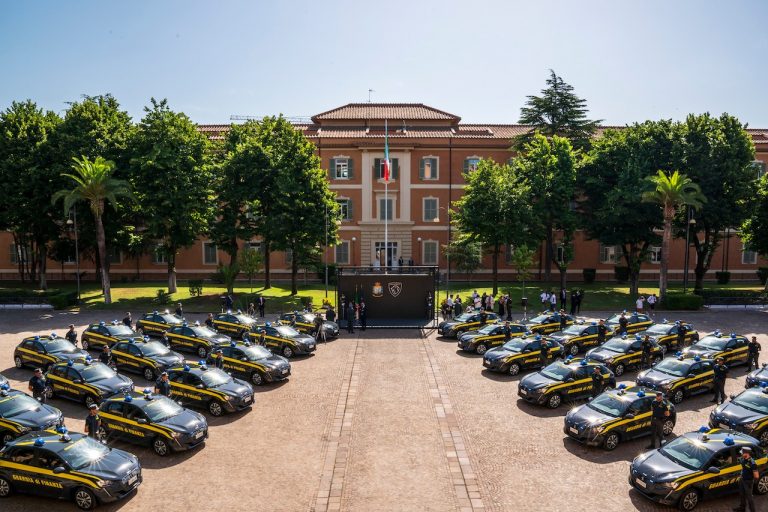 Peugeot e-208 Guardia di Finanza: immagini ufficiali