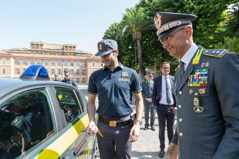 Peugeot e-208 Guardia di Finanza: immagini ufficiali