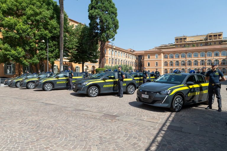Peugeot e-208 Guardia di Finanza: immagini ufficiali