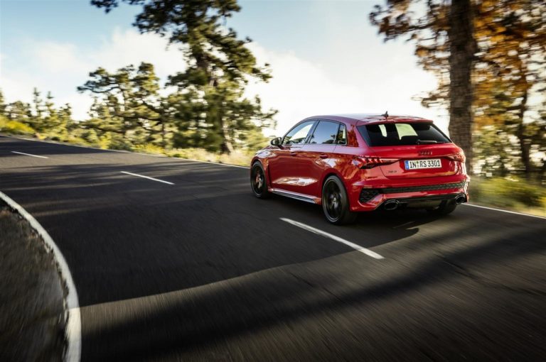 Audi RS3 berlina e Sportback 2022: immagini ufficiali