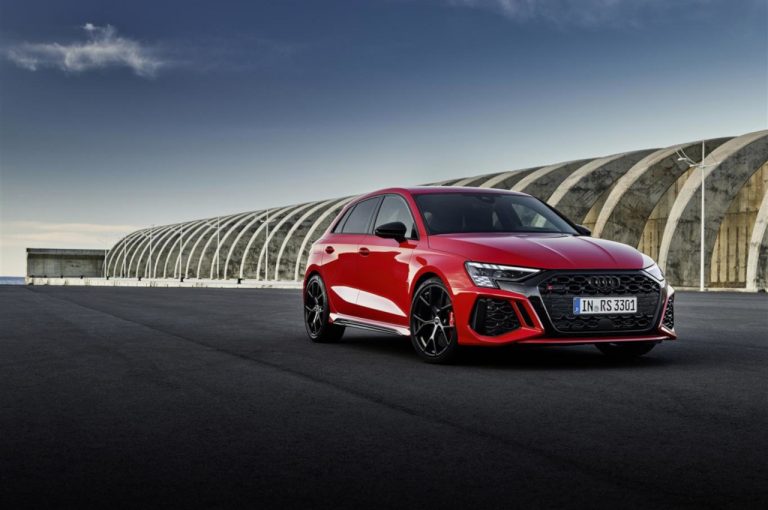 Audi RS3 berlina e Sportback 2022: immagini ufficiali
