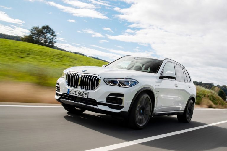Bmw, novità di gamma estate 2021: immagini ufficiali