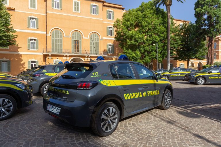 Peugeot e-208 Guardia di Finanza: immagini ufficiali