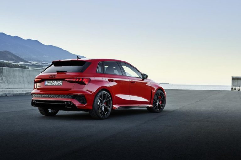 Audi RS3 berlina e Sportback 2022: immagini ufficiali