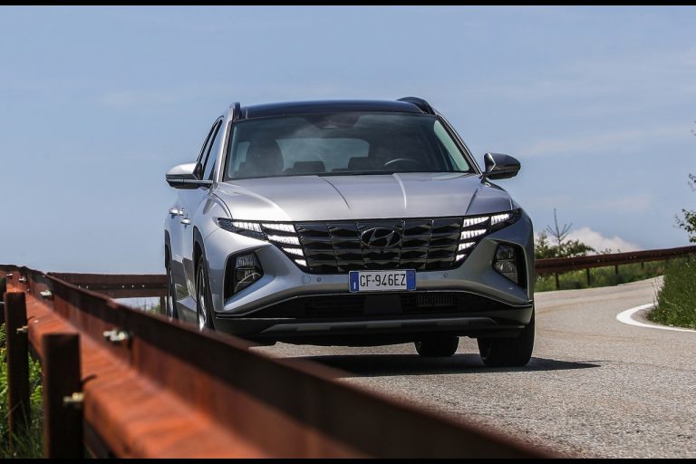 Hyundai Tucson Plug-in Hybrid 2021: immagini ufficiali