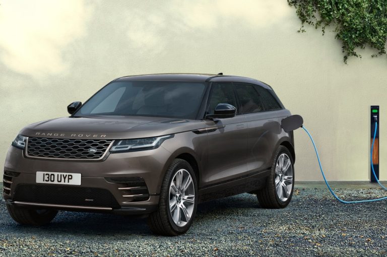 Range Rover Velar 2022: immagini ufficiali