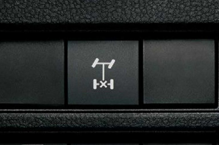 Toyota Land Cruiser GR Sport 2021: immagini ufficiali