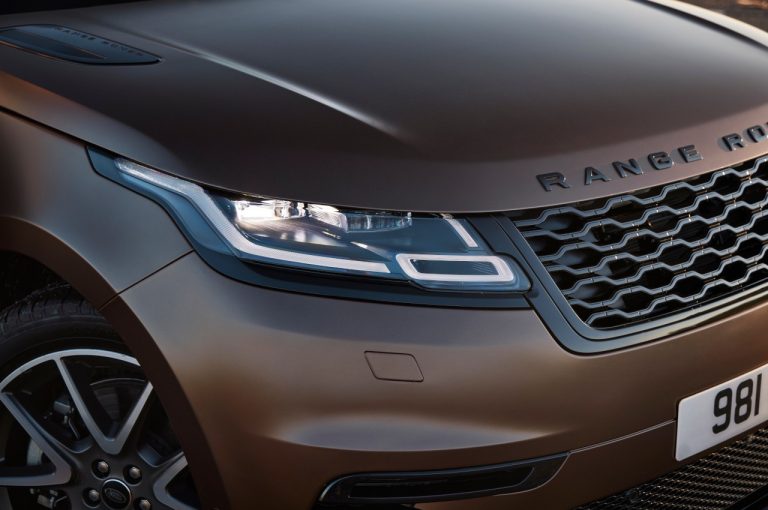 Range Rover Velar 2022: immagini ufficiali