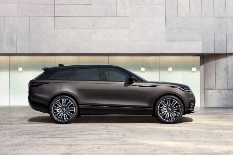 Range Rover Velar 2022: immagini ufficiali