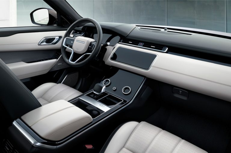 Range Rover Velar 2022: immagini ufficiali