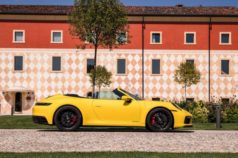 Porsche 911 Carrera GTS, Carrera 4 GTS e Carrera GTS Cabriolet 2022: immagini ufficiali