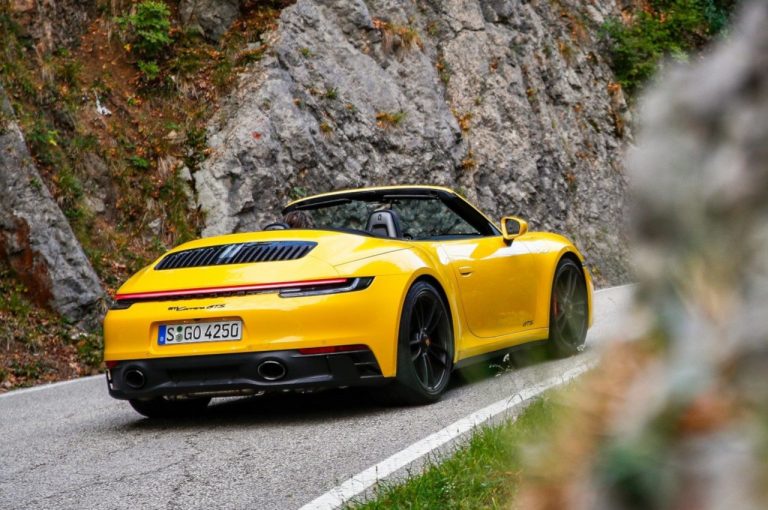 Porsche 911 Carrera GTS, Carrera 4 GTS e Carrera GTS Cabriolet 2022: immagini ufficiali