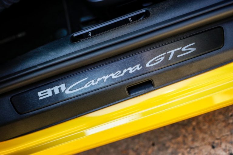 Porsche 911 Carrera GTS, Carrera 4 GTS e Carrera GTS Cabriolet 2022: immagini ufficiali