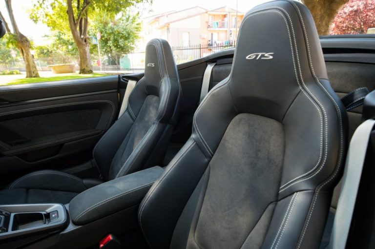 Porsche 911 Carrera GTS, Carrera 4 GTS e Carrera GTS Cabriolet 2022: immagini ufficiali