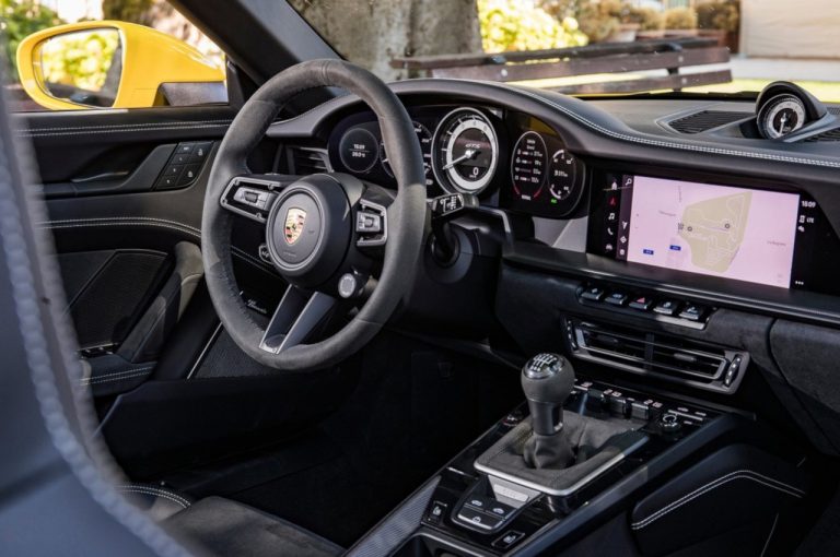 Porsche 911 Carrera GTS, Carrera 4 GTS e Carrera GTS Cabriolet 2022: immagini ufficiali