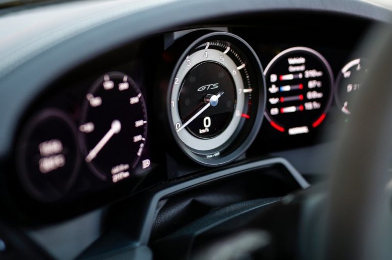 Porsche 911 Carrera GTS, Carrera 4 GTS e Carrera GTS Cabriolet 2022: immagini ufficiali