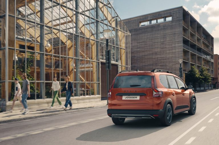 Dacia Jogger 2022: immagini ufficiali