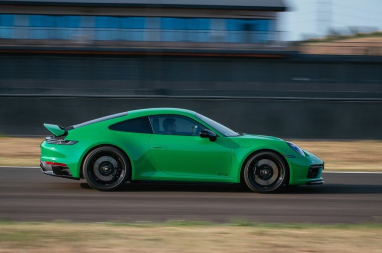 Porsche 911 Carrera GTS, Carrera 4 GTS e Carrera GTS Cabriolet 2022: immagini ufficiali