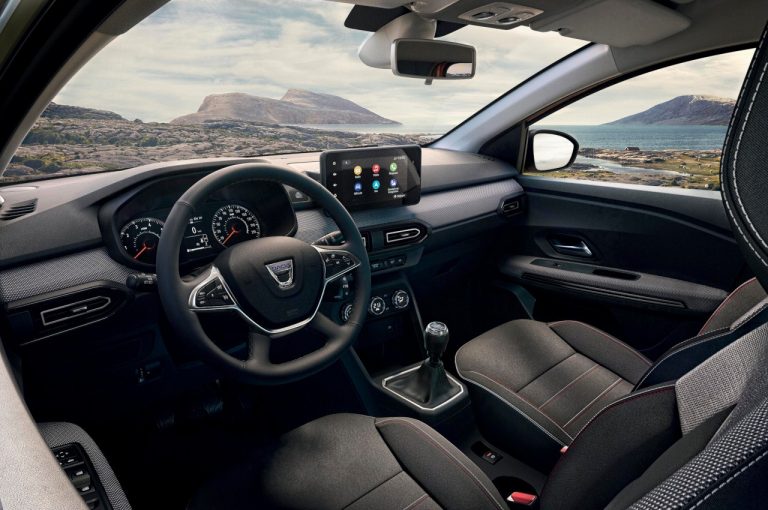 Dacia Jogger 2022: immagini ufficiali