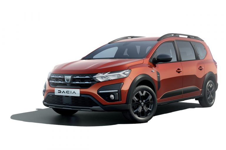 Dacia Jogger 2022: immagini ufficiali