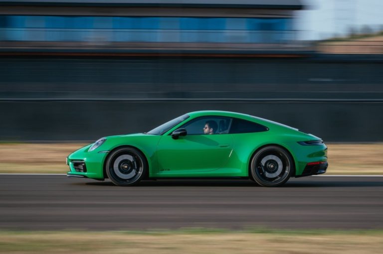 Porsche 911 Carrera GTS, Carrera 4 GTS e Carrera GTS Cabriolet 2022: immagini ufficiali