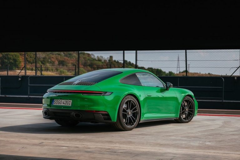 Porsche 911 Carrera GTS, Carrera 4 GTS e Carrera GTS Cabriolet 2022: immagini ufficiali