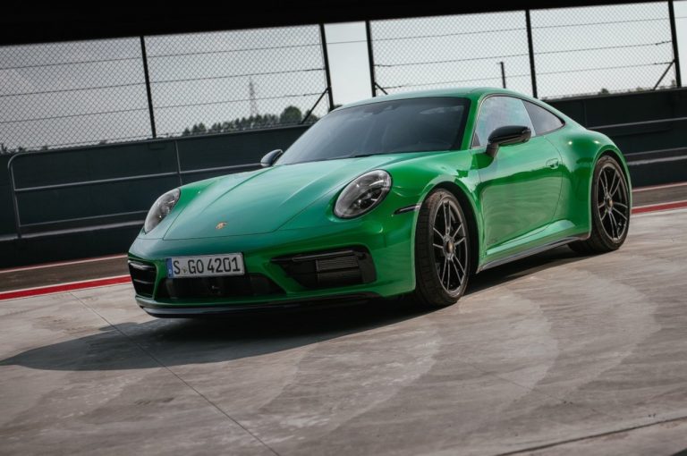 Porsche 911 Carrera GTS, Carrera 4 GTS e Carrera GTS Cabriolet 2022: immagini ufficiali