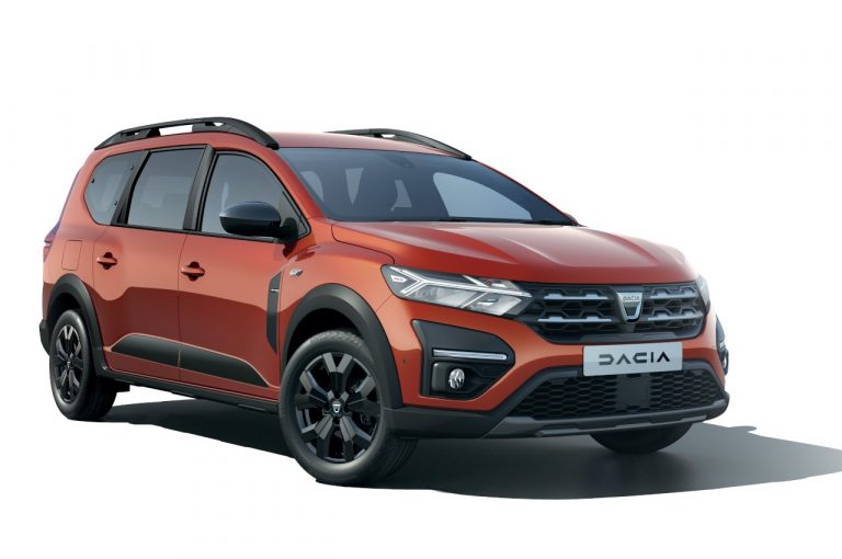 Dacia Jogger 2022: immagini ufficiali