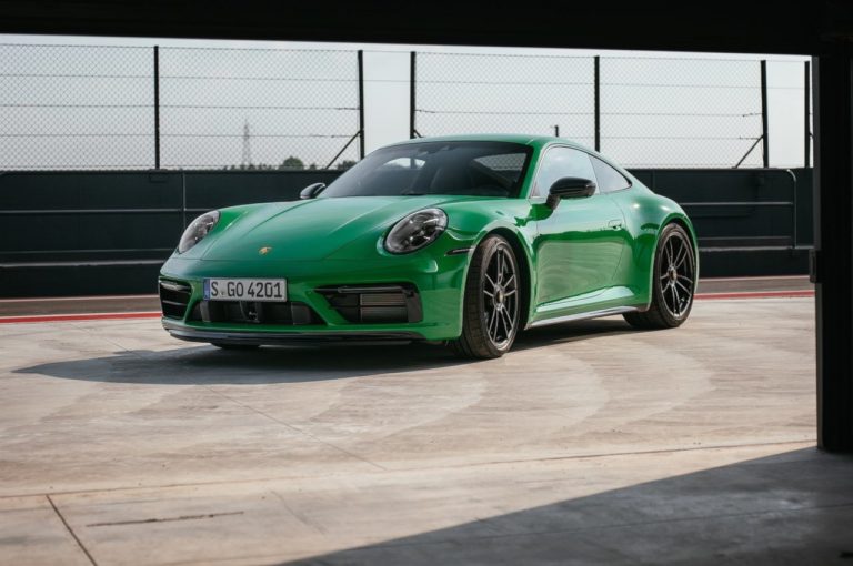 Porsche 911 Carrera GTS, Carrera 4 GTS e Carrera GTS Cabriolet 2022: immagini ufficiali