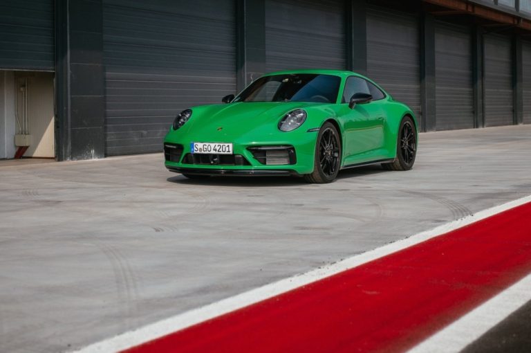 Porsche 911 Carrera GTS, Carrera 4 GTS e Carrera GTS Cabriolet 2022: immagini ufficiali