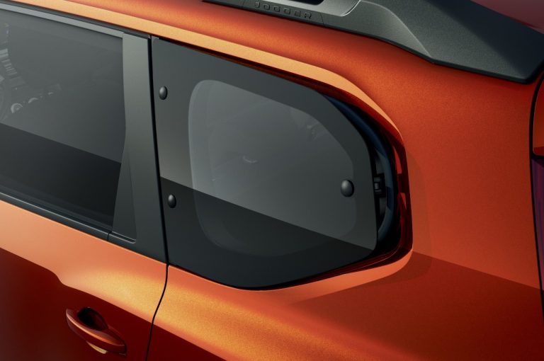 Dacia Jogger 2022: immagini ufficiali