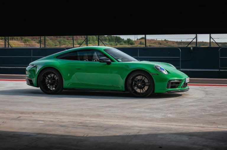 Porsche 911 Carrera GTS, Carrera 4 GTS e Carrera GTS Cabriolet 2022: immagini ufficiali