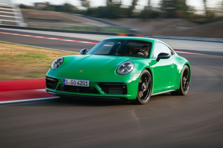Porsche 911 Carrera GTS, Carrera 4 GTS e Carrera GTS Cabriolet 2022: immagini ufficiali
