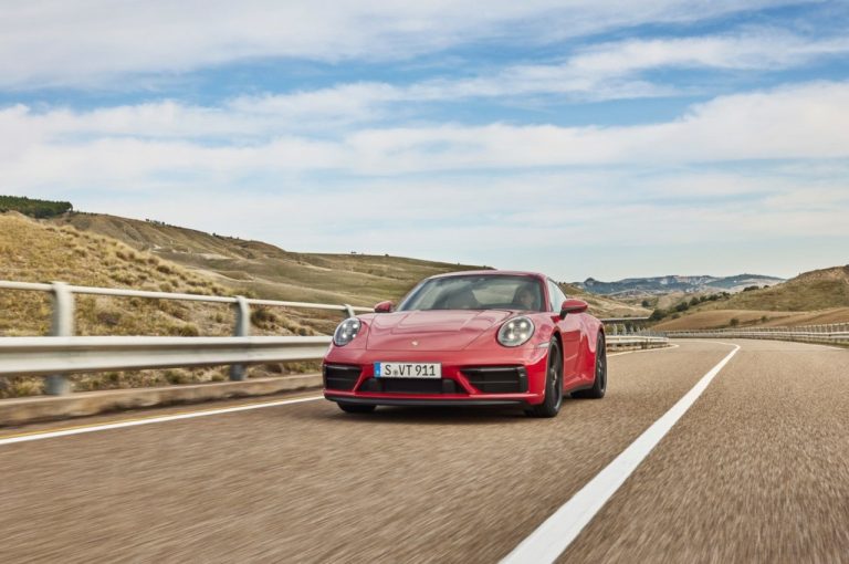 Porsche 911 Carrera GTS, Carrera 4 GTS e Carrera GTS Cabriolet 2022: immagini ufficiali