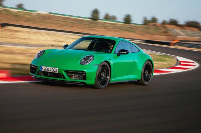 Porsche 911 Carrera GTS, Carrera 4 GTS e Carrera GTS Cabriolet 2022: immagini ufficiali