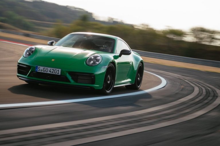 Porsche 911 Carrera GTS, Carrera 4 GTS e Carrera GTS Cabriolet 2022: immagini ufficiali