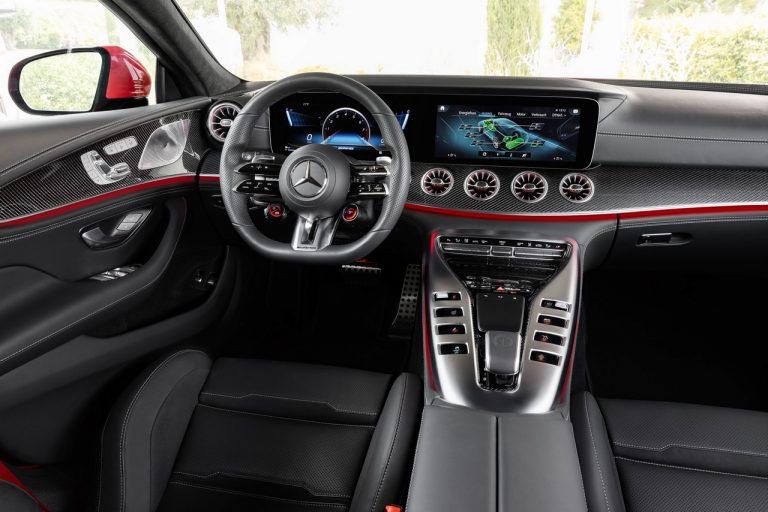 Mercedes-AMG GT 63 S E Performance 2021: immagini ufficiali
