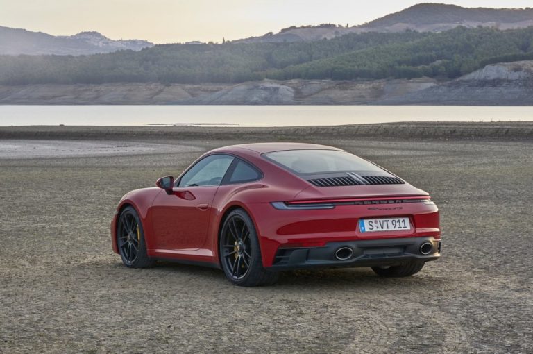 Porsche 911 Carrera GTS, Carrera 4 GTS e Carrera GTS Cabriolet 2022: immagini ufficiali