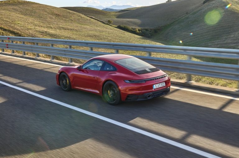 Porsche 911 Carrera GTS, Carrera 4 GTS e Carrera GTS Cabriolet 2022: immagini ufficiali