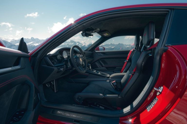 Porsche 911 Carrera GTS, Carrera 4 GTS e Carrera GTS Cabriolet 2022: immagini ufficiali