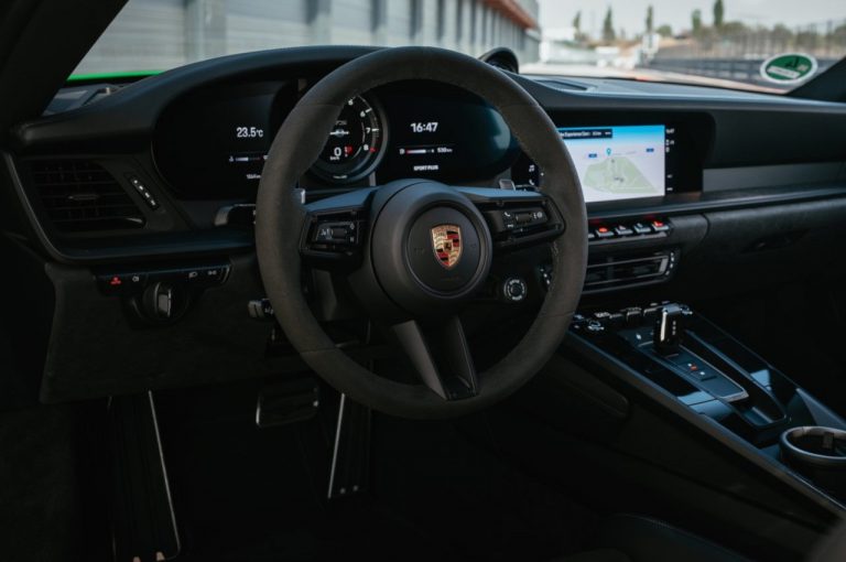 Porsche 911 Carrera GTS, Carrera 4 GTS e Carrera GTS Cabriolet 2022: immagini ufficiali