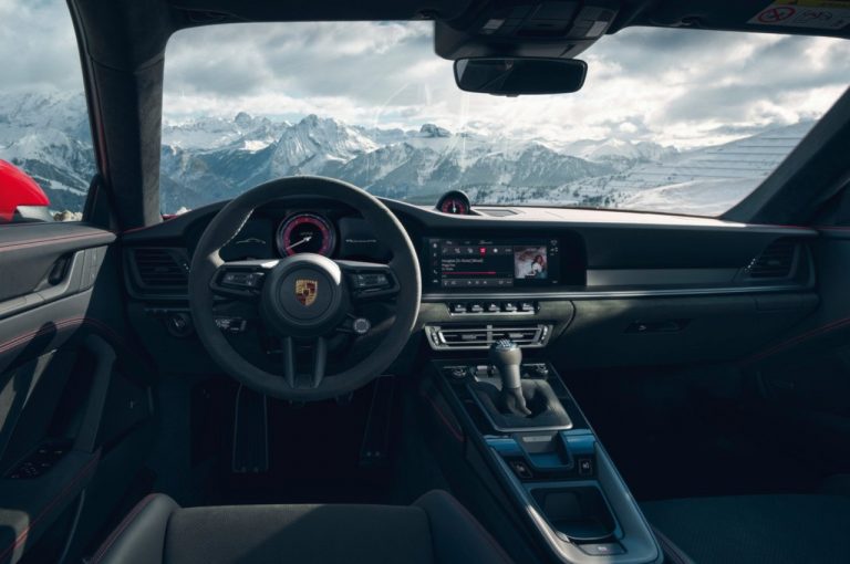 Porsche 911 Carrera GTS, Carrera 4 GTS e Carrera GTS Cabriolet 2022: immagini ufficiali