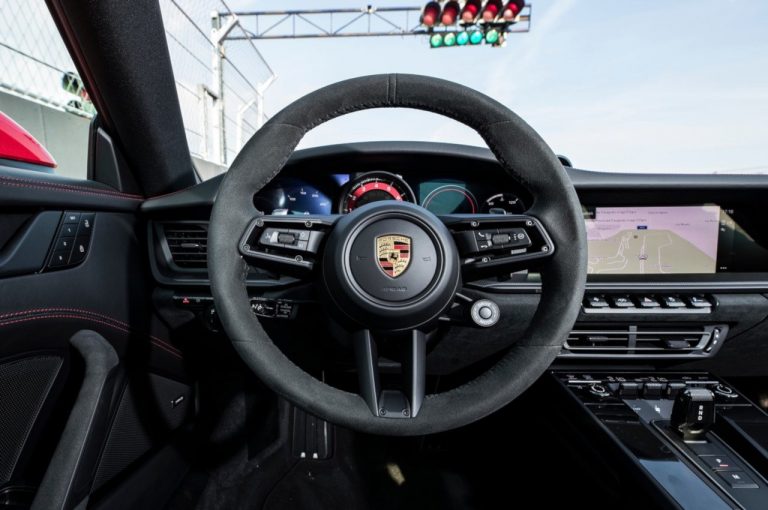 Porsche 911 Carrera GTS, Carrera 4 GTS e Carrera GTS Cabriolet 2022: immagini ufficiali
