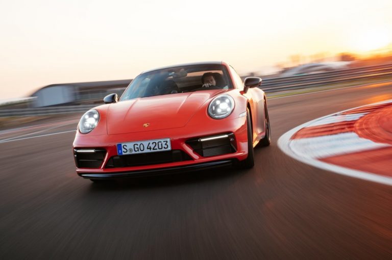 Porsche 911 Carrera GTS, Carrera 4 GTS e Carrera GTS Cabriolet 2022: immagini ufficiali