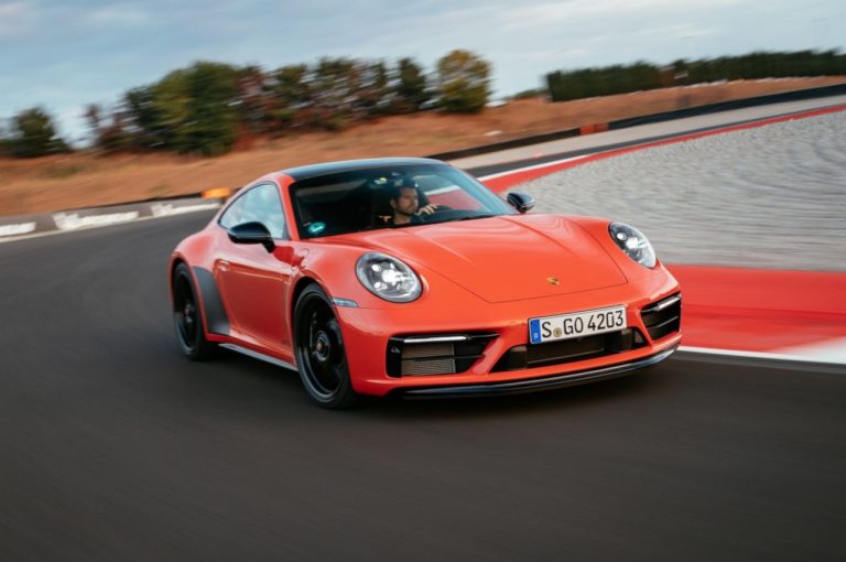 Porsche 911 Carrera GTS, Carrera 4 GTS e Carrera GTS Cabriolet 2022: immagini ufficiali