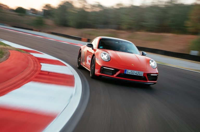Porsche 911 Carrera GTS, Carrera 4 GTS e Carrera GTS Cabriolet 2022: immagini ufficiali