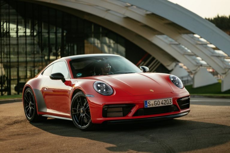 Porsche 911 Carrera GTS, Carrera 4 GTS e Carrera GTS Cabriolet 2022: immagini ufficiali