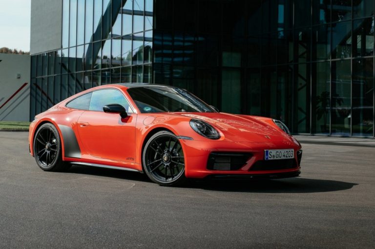 Porsche 911 Carrera GTS, Carrera 4 GTS e Carrera GTS Cabriolet 2022: immagini ufficiali