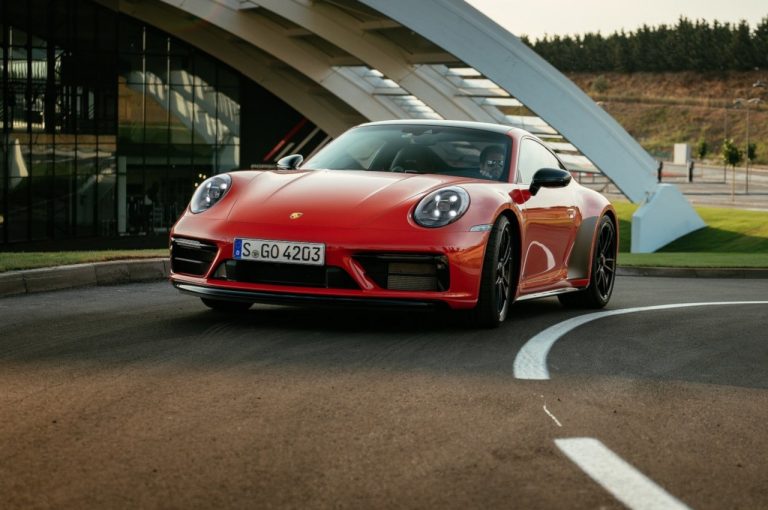 Porsche 911 Carrera GTS, Carrera 4 GTS e Carrera GTS Cabriolet 2022: immagini ufficiali