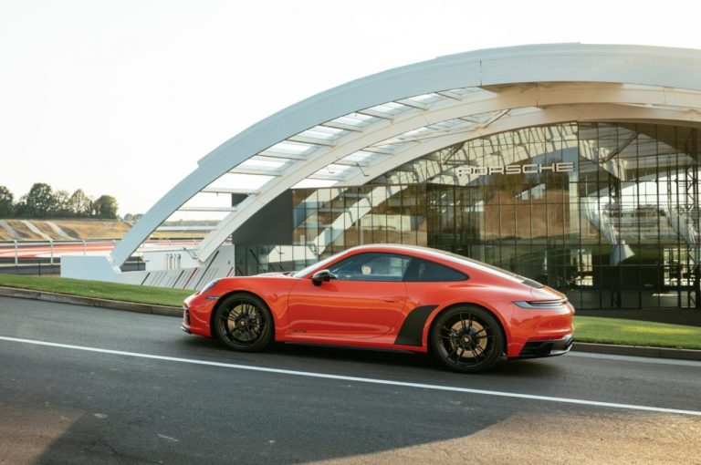 Porsche 911 Carrera GTS, Carrera 4 GTS e Carrera GTS Cabriolet 2022: immagini ufficiali